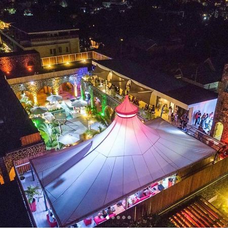 Hacienda Plaza Hotel Pereybere Beach Eksteriør billede