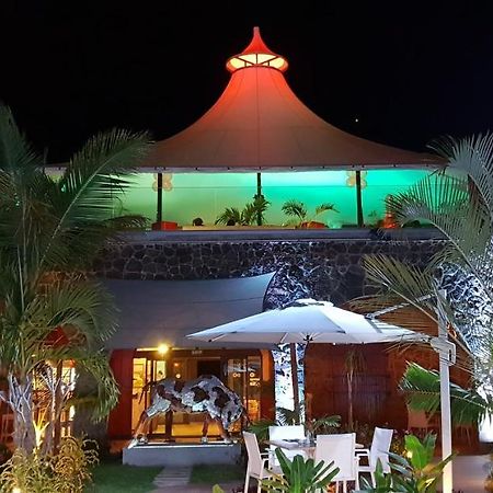 Hacienda Plaza Hotel Pereybere Beach Eksteriør billede