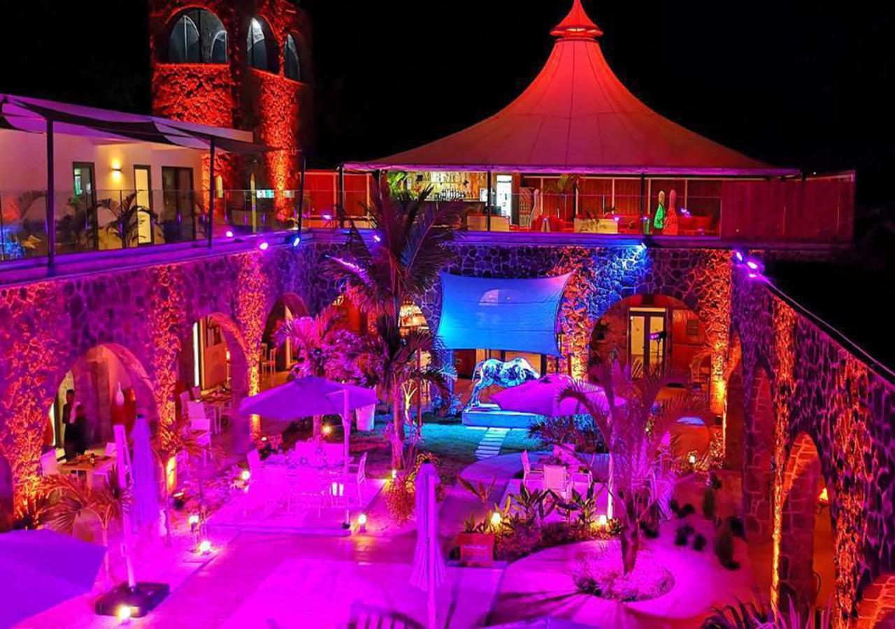 Hacienda Plaza Hotel Pereybere Beach Eksteriør billede