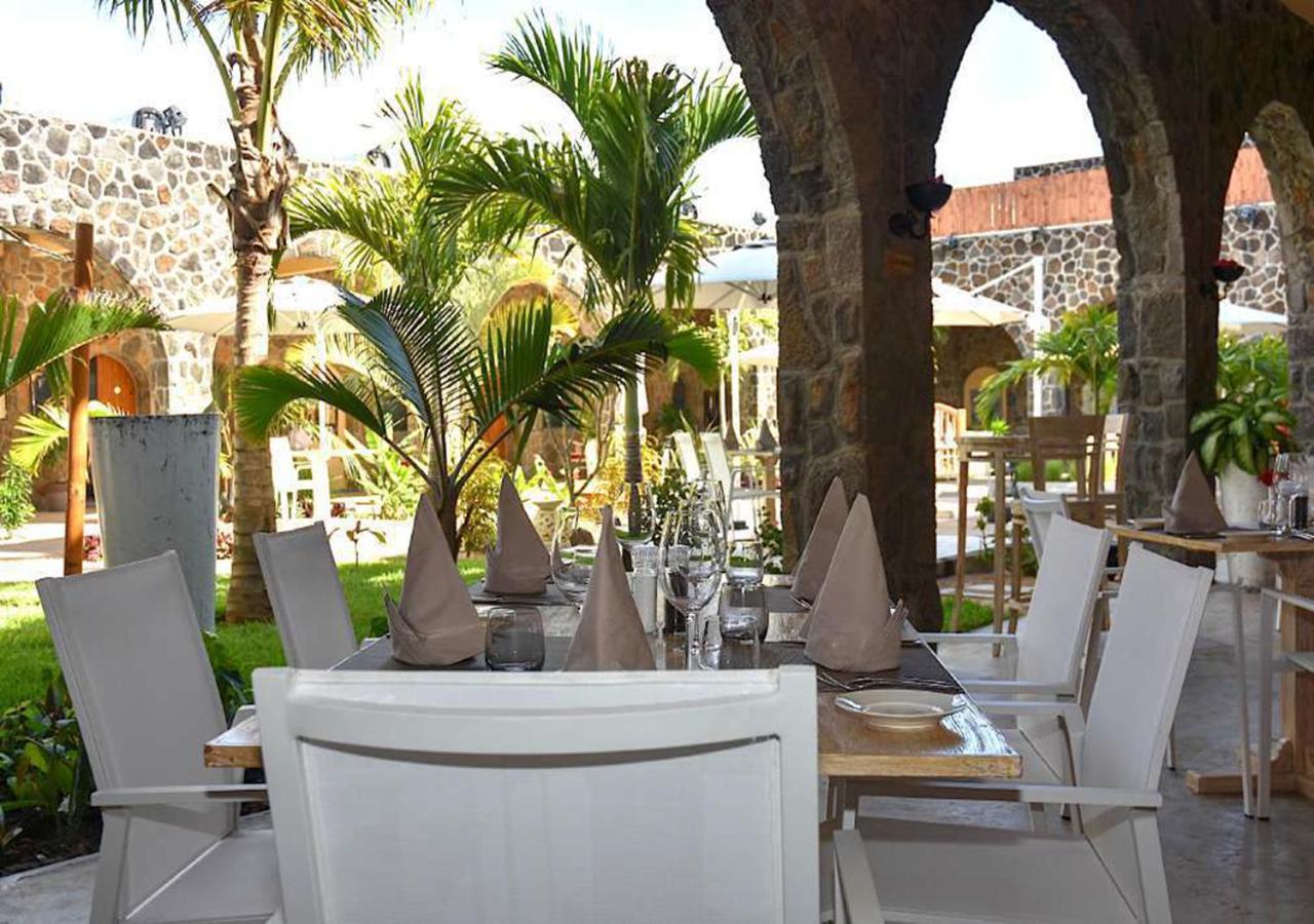 Hacienda Plaza Hotel Pereybere Beach Eksteriør billede