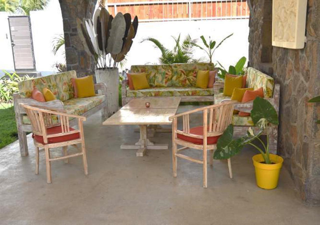 Hacienda Plaza Hotel Pereybere Beach Eksteriør billede