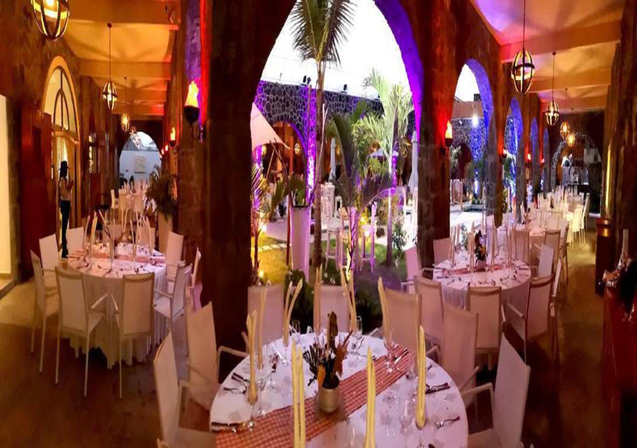Hacienda Plaza Hotel Pereybere Beach Eksteriør billede