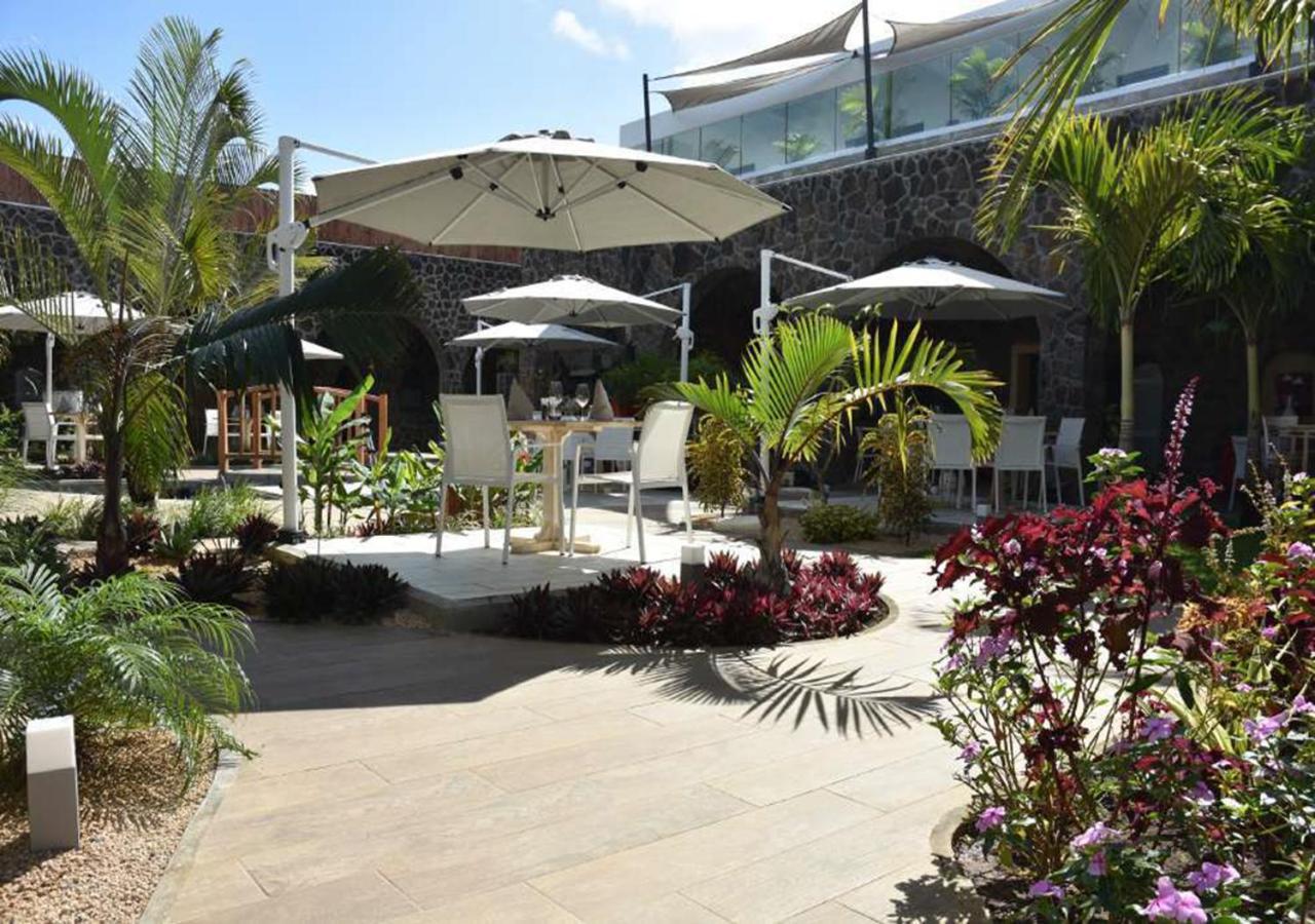Hacienda Plaza Hotel Pereybere Beach Eksteriør billede