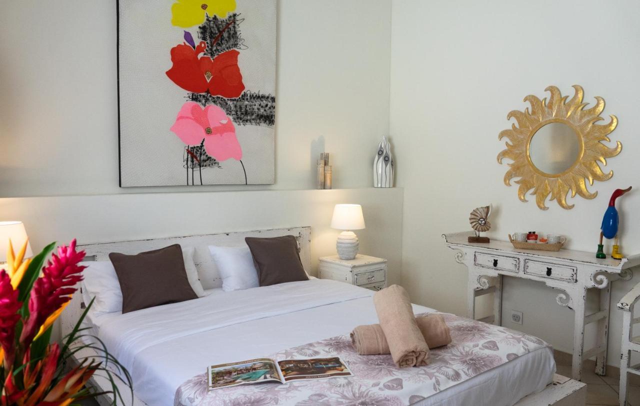 Hacienda Plaza Hotel Pereybere Beach Eksteriør billede