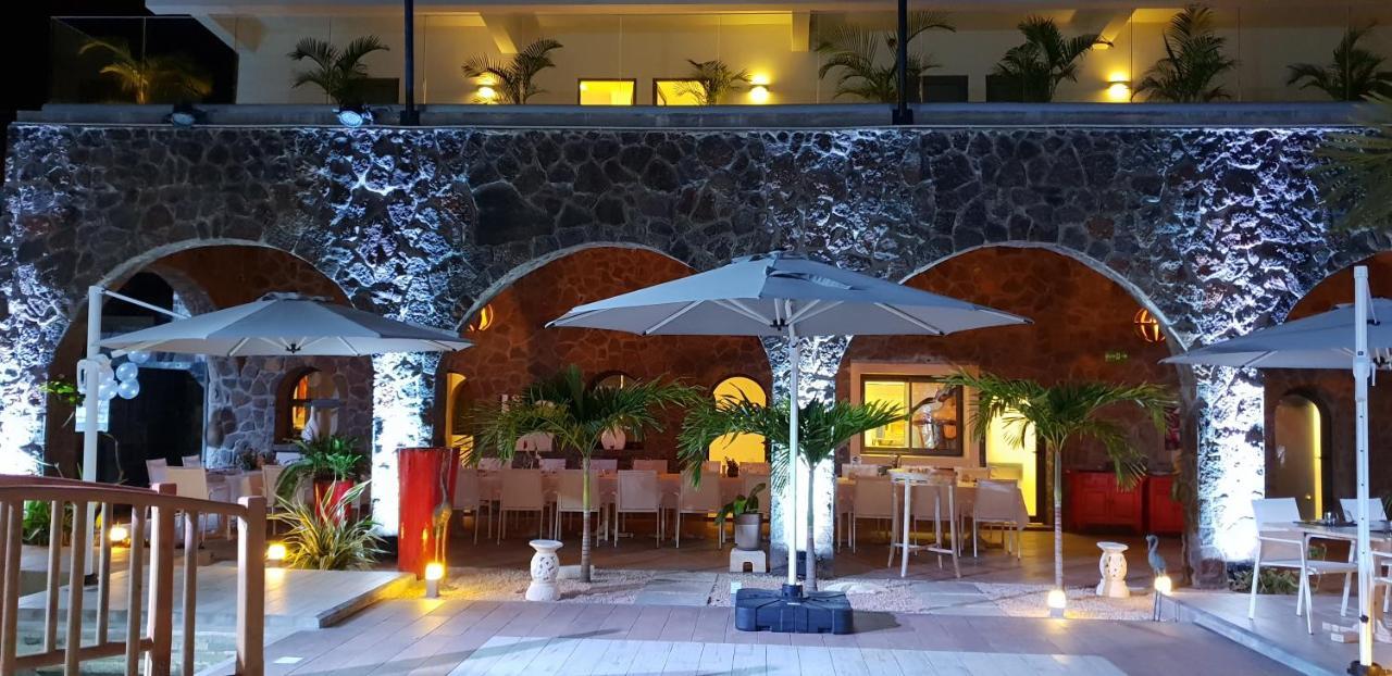 Hacienda Plaza Hotel Pereybere Beach Eksteriør billede