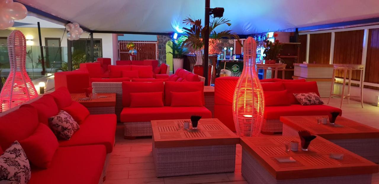 Hacienda Plaza Hotel Pereybere Beach Eksteriør billede