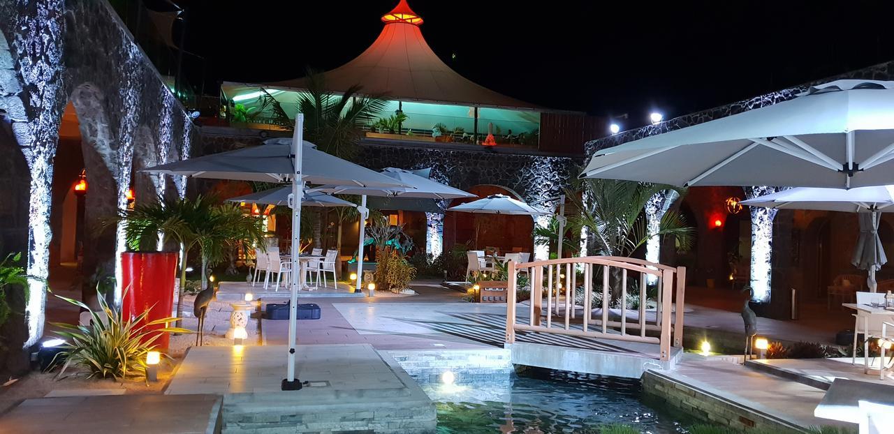 Hacienda Plaza Hotel Pereybere Beach Eksteriør billede