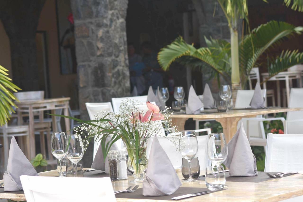 Hacienda Plaza Hotel Pereybere Beach Eksteriør billede